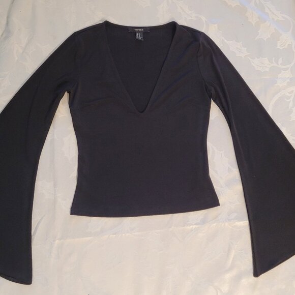 Forever 21 Black Deep V Bell Long Sleeve Top EUC - Picture 1 of 6
